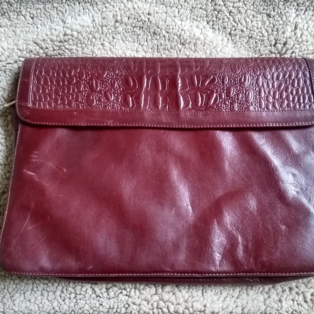 Embossed leather briefcase - Picture 2 of 5